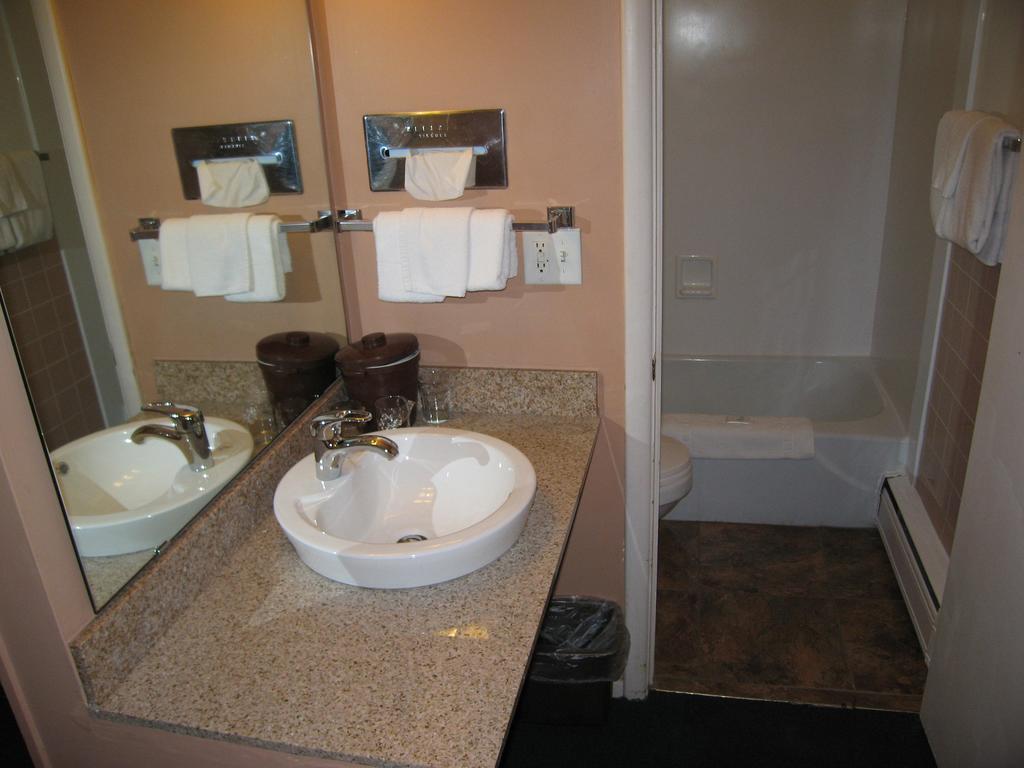 Travelers Lodge Marshall Екстериор снимка